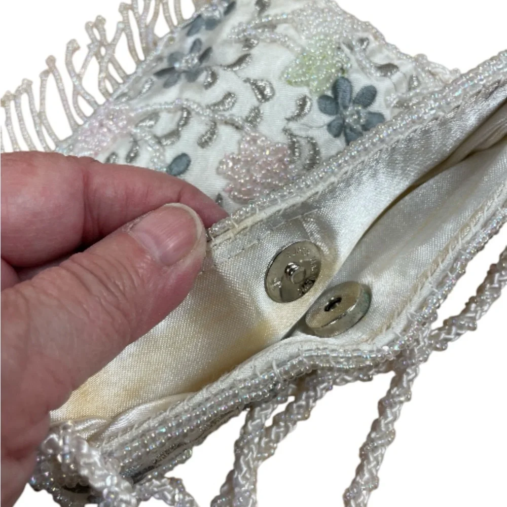 La Regale Limited Embellished Floral White/Gray/Pink/Green Beaded‎ Women's Purse